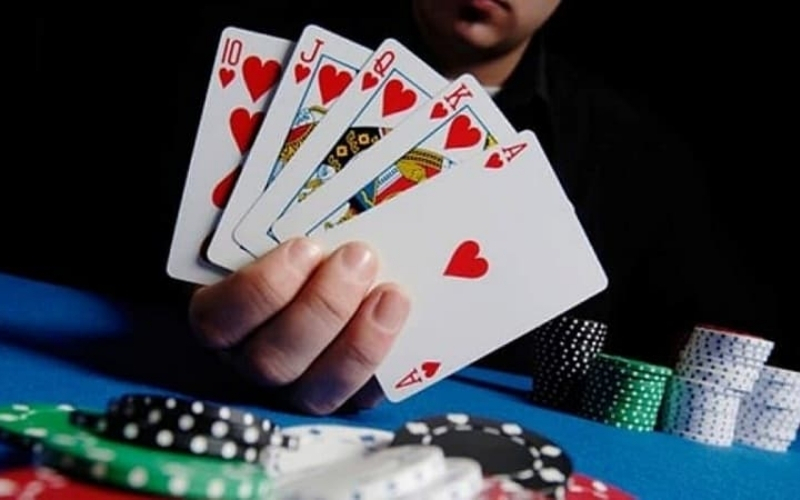 Chiến thuật giữ thế chủ động trong trò chơi Sâm lốc